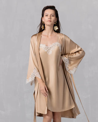 ‌Aimer Cloud-Soft Feather Nightgown